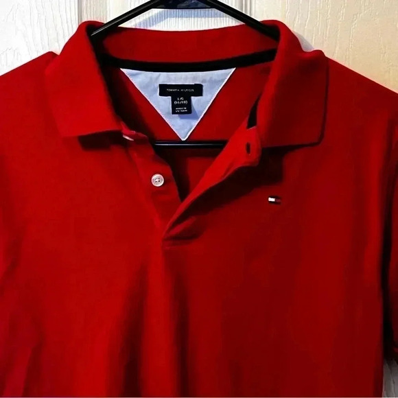 Boys Tommy Hilfiger Red Polo Shirt L/G 16/18 Pre-Owned Excellent Condition - Picture 2 of 5